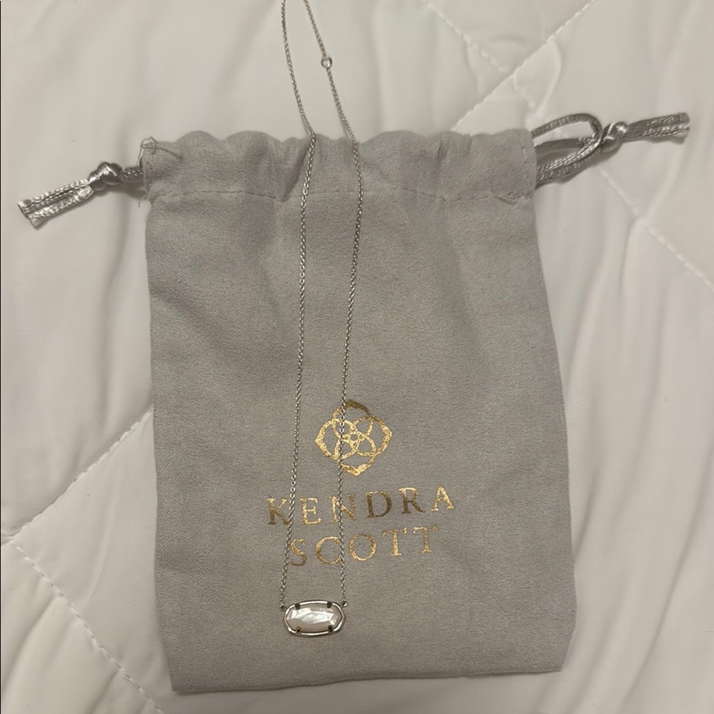 Kendra Scott Silver Pendant Necklace